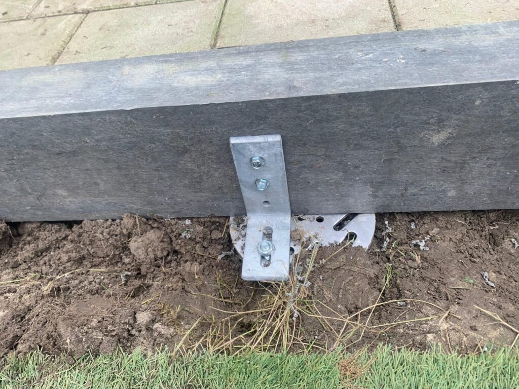 schroeffundamenten onder een kunststoffen fundering 1